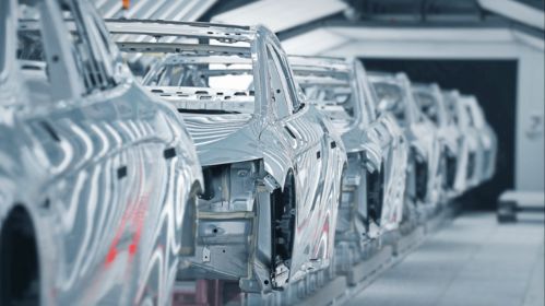智能汽車都是機器人造的 走進小鵬汽車100 自動化工廠